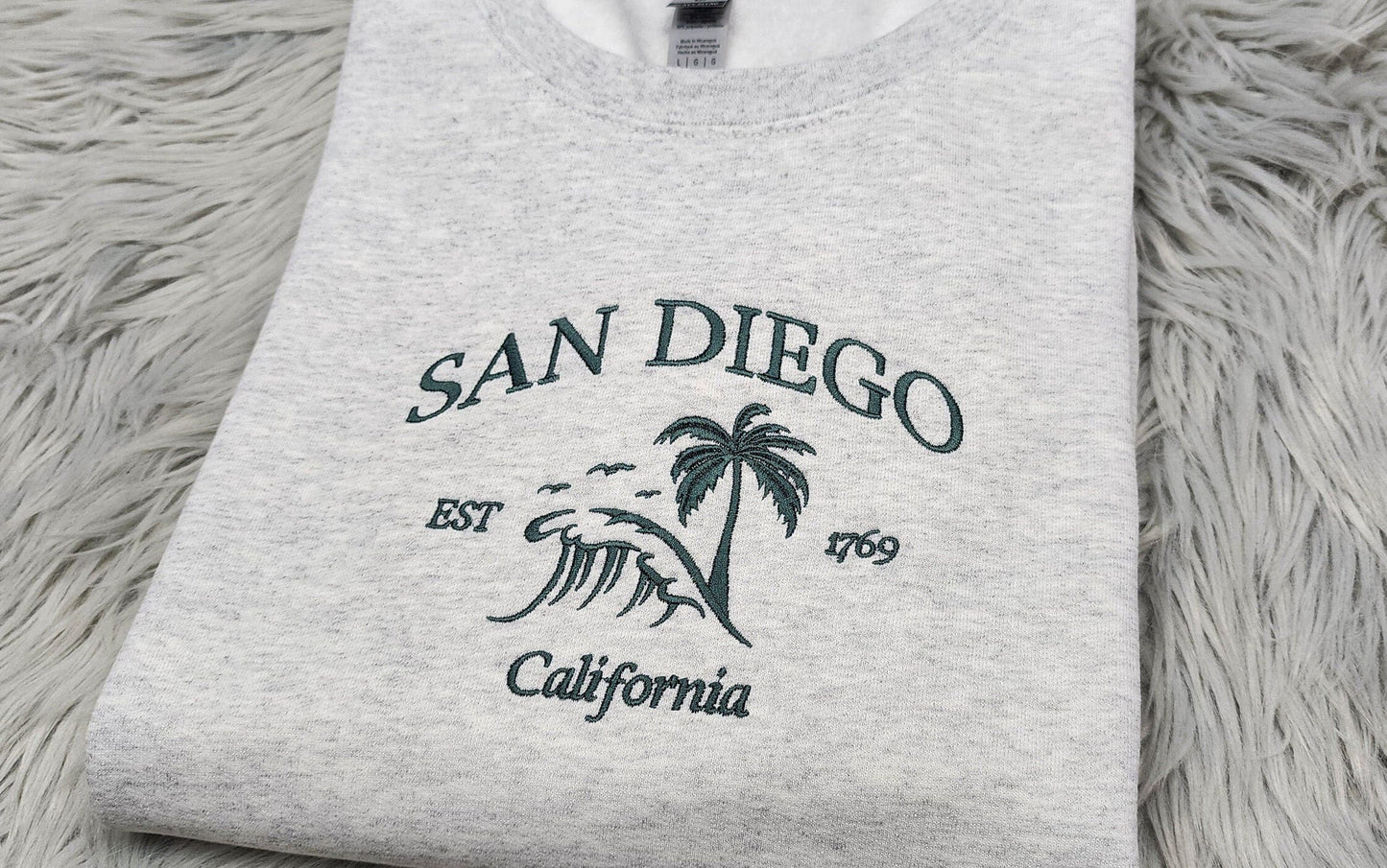 San Diego Embroidered Crewneck - San Diego Surfing California - Embroidered Gifts - T-Shirt - Sweatshirt - Hoodie