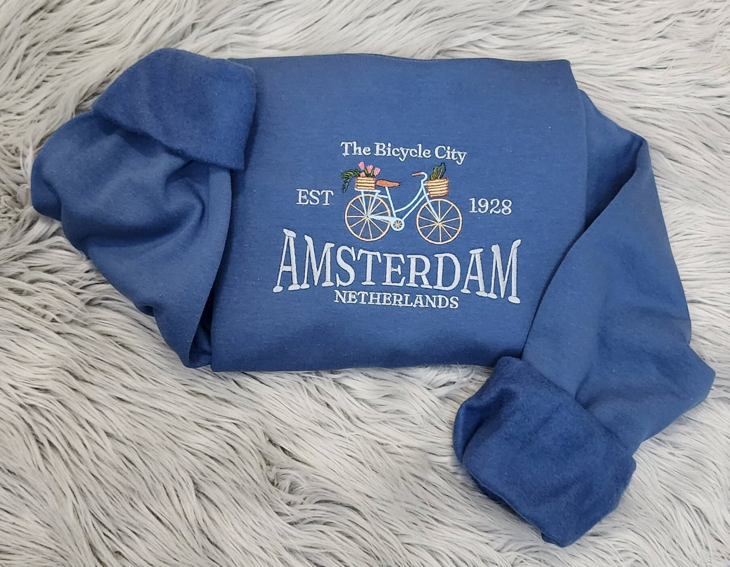 Amsterdam Embroidered Crewneck - Amsterdam Netherlands Crewneck - Bicycle City - Sweatshirt - t Shirt - hoodie