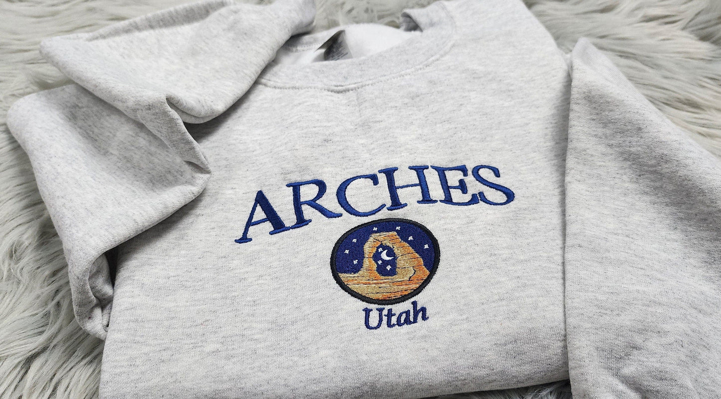 Arches Utah Embroidered Crewneck - Arches National Park Crewneck - Delicate Arch Utah - Embroidered Gifts - T-Shirt - Sweatshirt - Hoodie