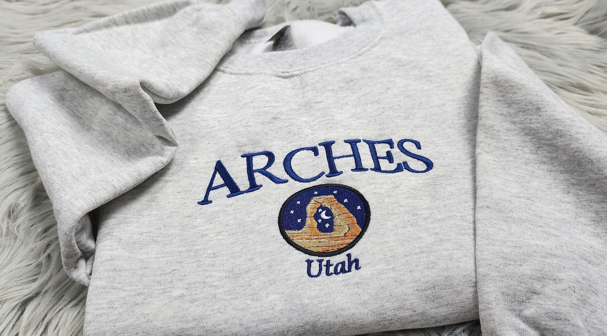 Arches Utah Embroidered Crewneck - Arches National Park Crewneck - Delicate Arch Utah - Embroidered Gifts - T-Shirt - Sweatshirt - Hoodie