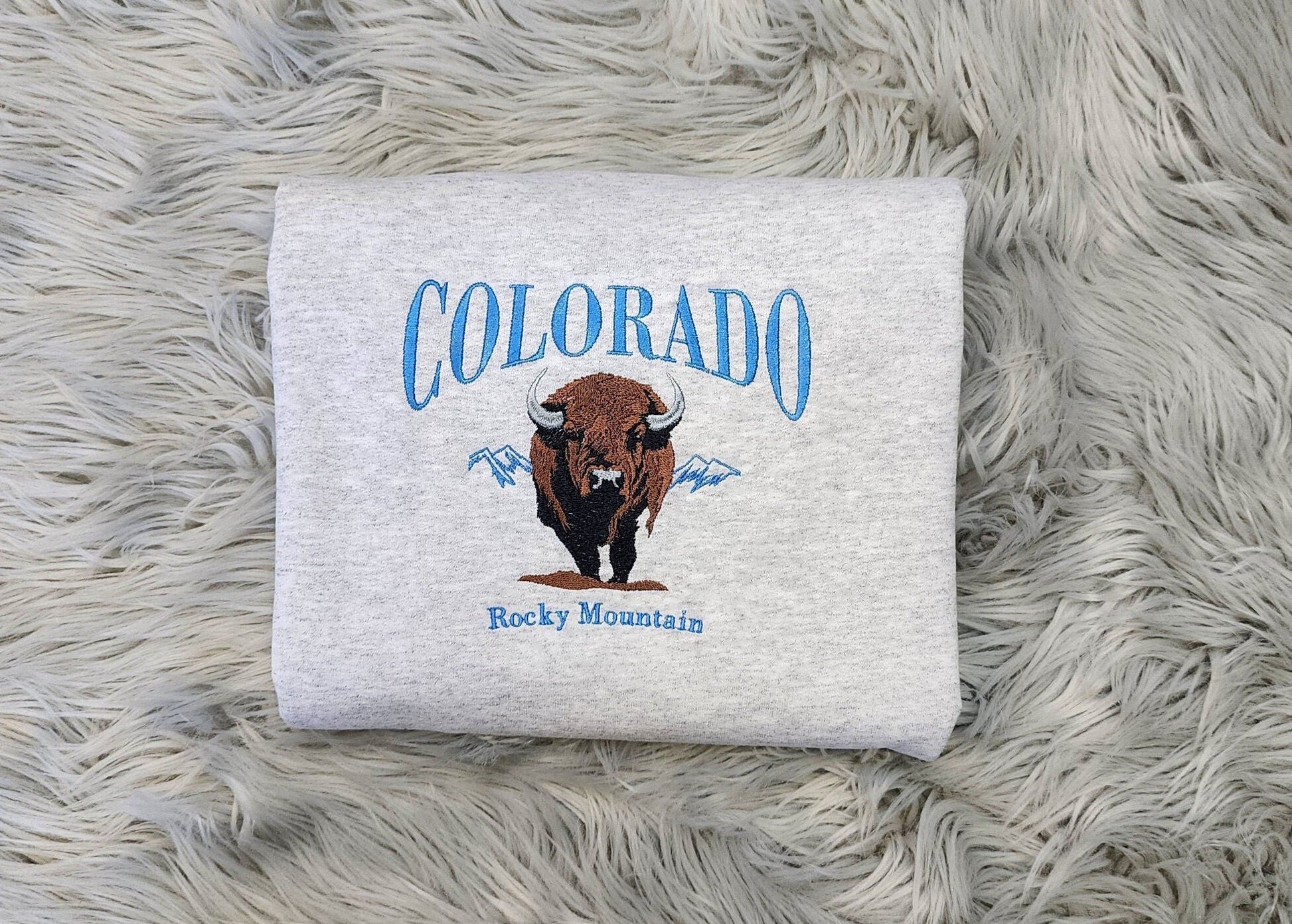Colorado Embroidered  Crewneck - Rocky Mountain National Park Embroidered shirt - Bison Crew - Unisex Crewneck Sweatshirt - T-Shirt - Hoodie