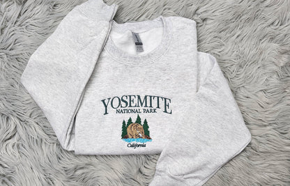 Embroidered Yosemite National Park Unisex Sweatshirt -  Bear Embroidery - California Yosemite - USA National Parks Embroidery - Sweatshirt