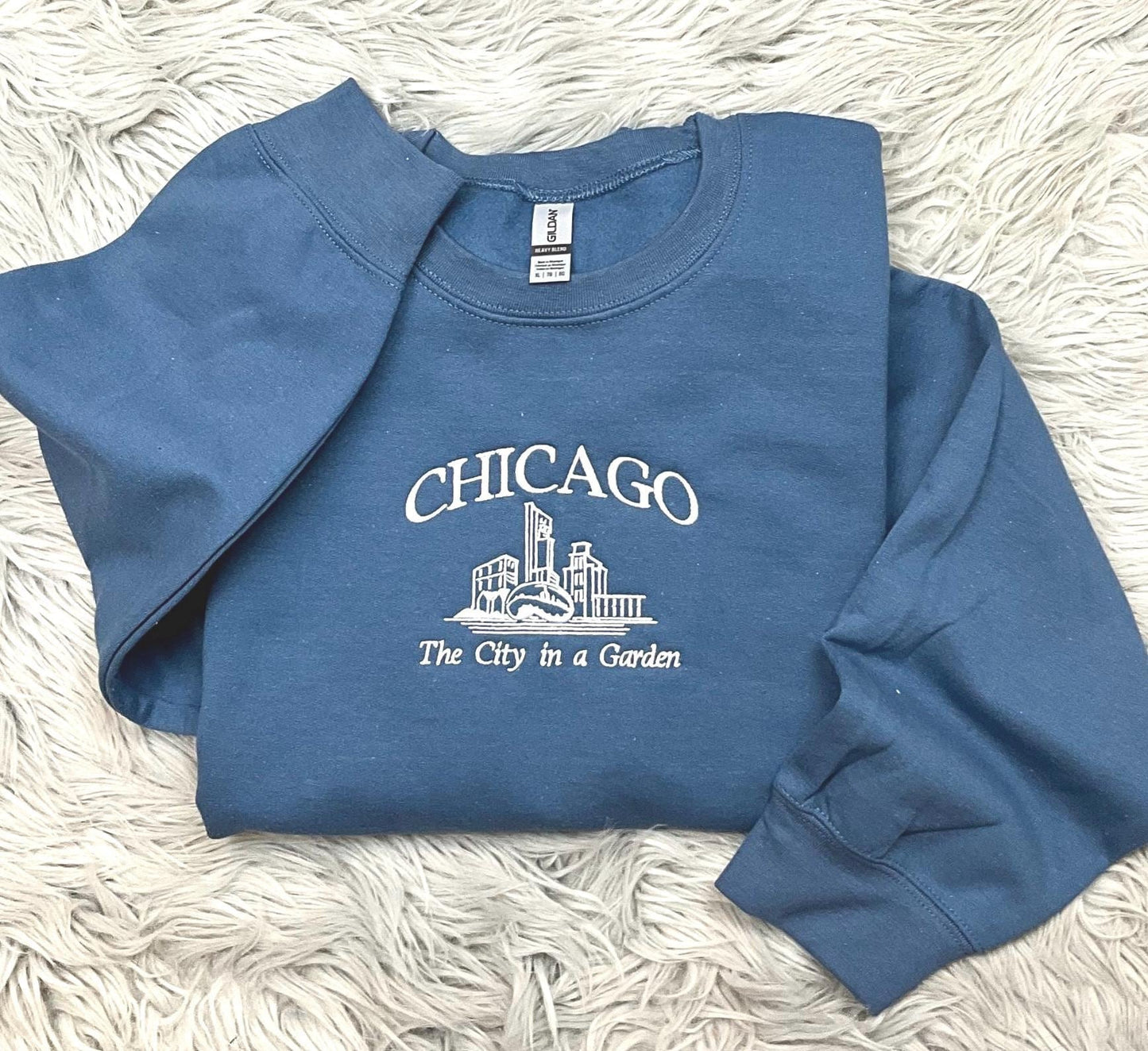 Chicago Embroidered Crewneck - The city in a Garden - Embroidered Gifts - T-Shirt - Sweatshirt - Hoodie