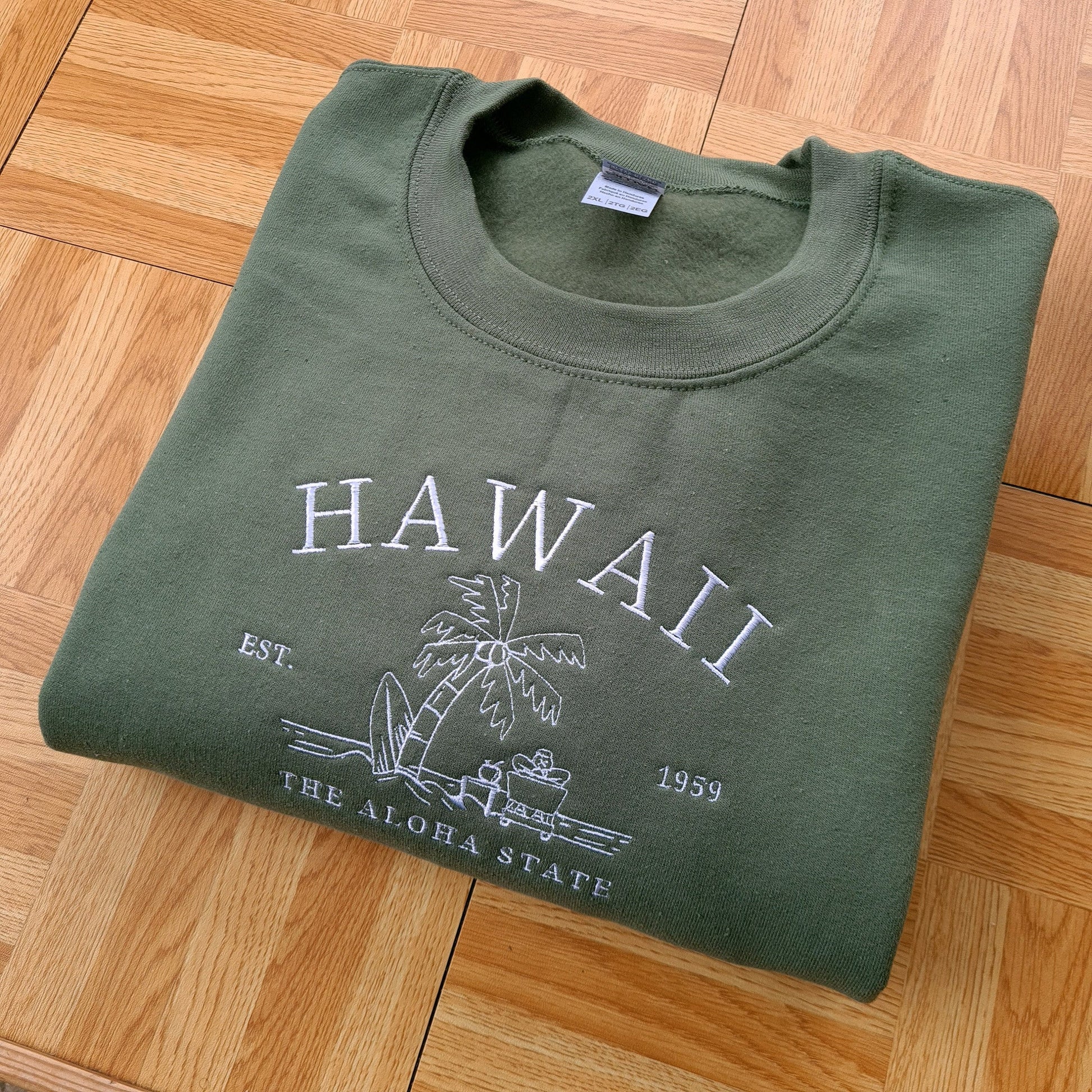 Hawaii Aloha State Embroidered Crewneck, Vintage Sweatshirt, Vintage Beach Crewneck, College Sweatshirt, Pacific Sweatshirt, Gift For Her