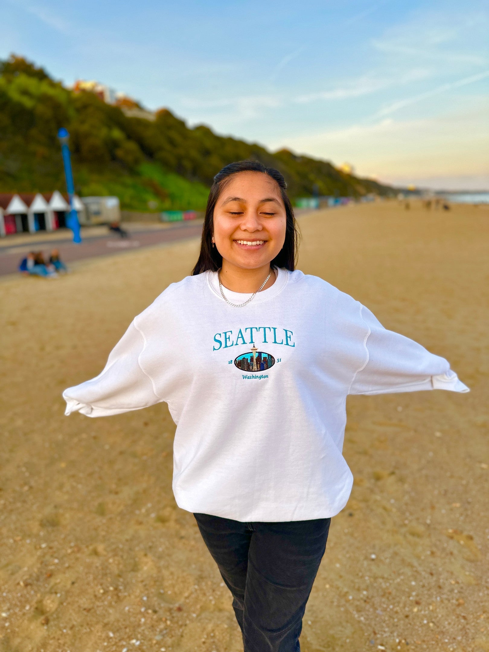 Seattle Washington Embroidered Sweatshirt, Vintage Sweatshirt, Oversize Crewneck, 90s Sweatshirt, Seattle sweatshirt, USA States Sweatshirt