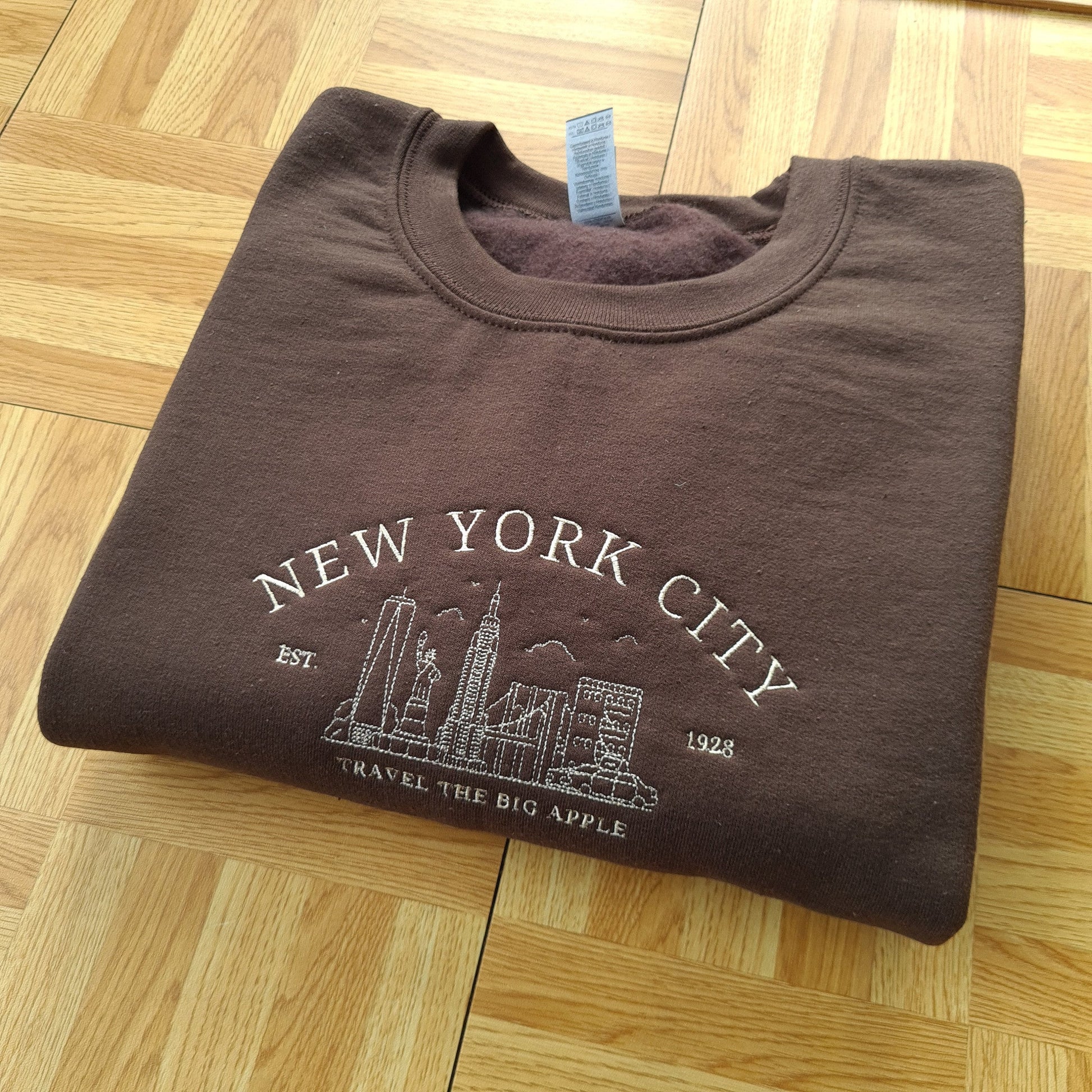 CUSTOM New York City Vintage Embroidered Sweatshirt, Vintage 90s Sweatshirt, Unisex Crewneck, Retro City, USA States, Gift for her ideas