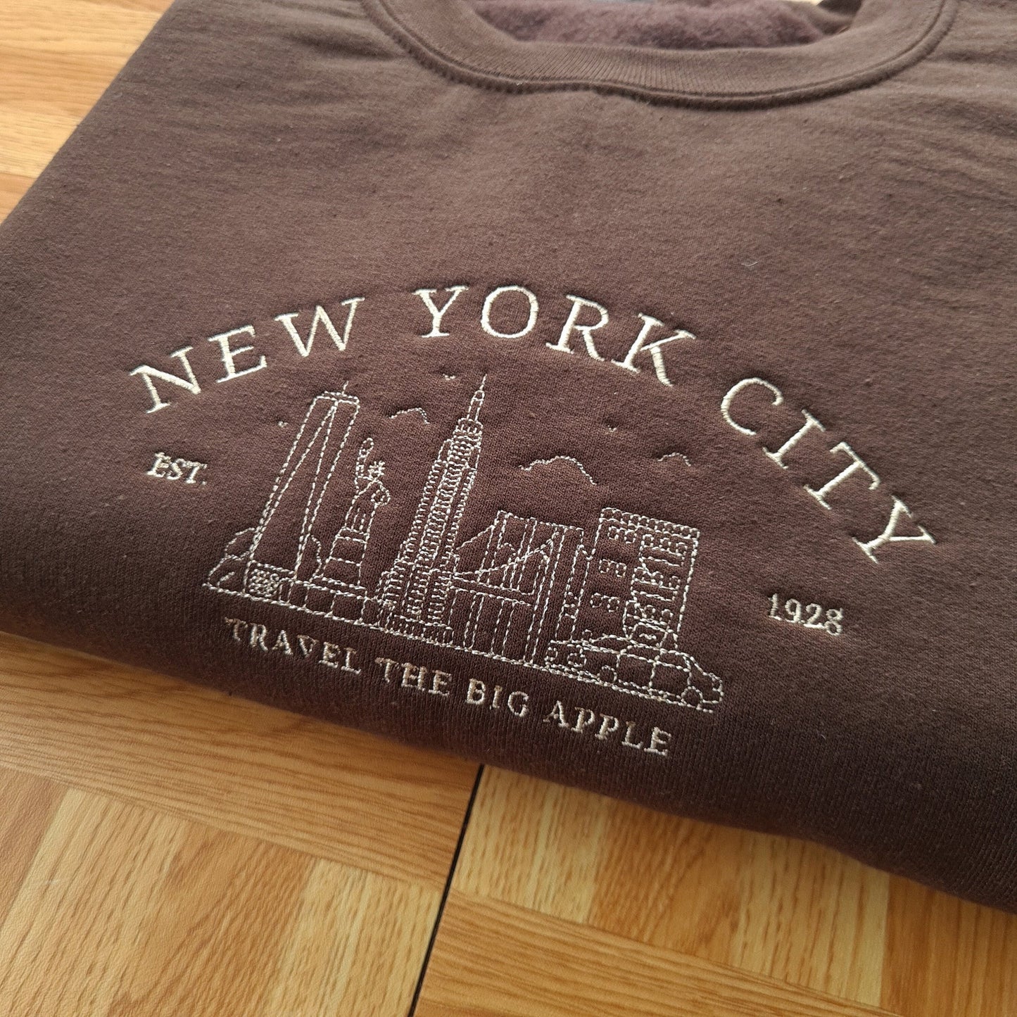 CUSTOM New York City Vintage Embroidered Sweatshirt, Vintage 90s Sweatshirt, Unisex Crewneck, Retro City, USA States, Gift for her ideas