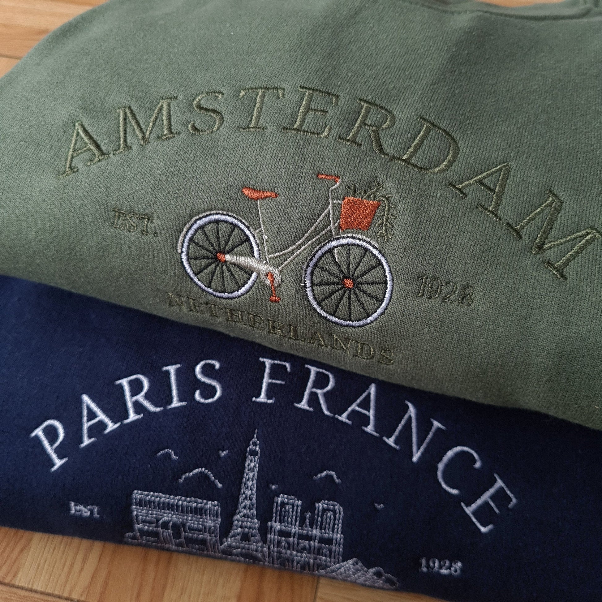Paris Vintage Sweatshirt, Embroidered Crewneck, Vintage Oversized Sweatshirt, Vintage Sweatshirt, Eiffel Tower Crewneck, Paris Crewneck